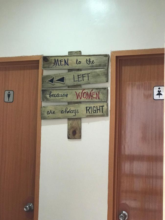 Anchorage Inn Моалбоал Екстериор снимка